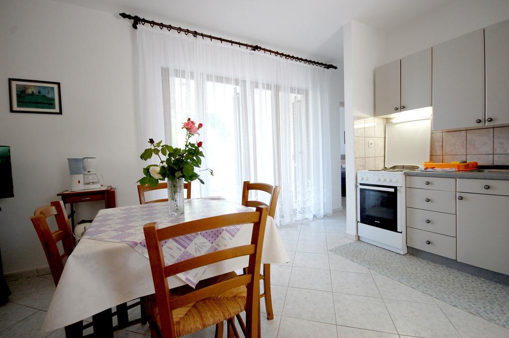 Apartments Klic Malinska Eksteriør bilde